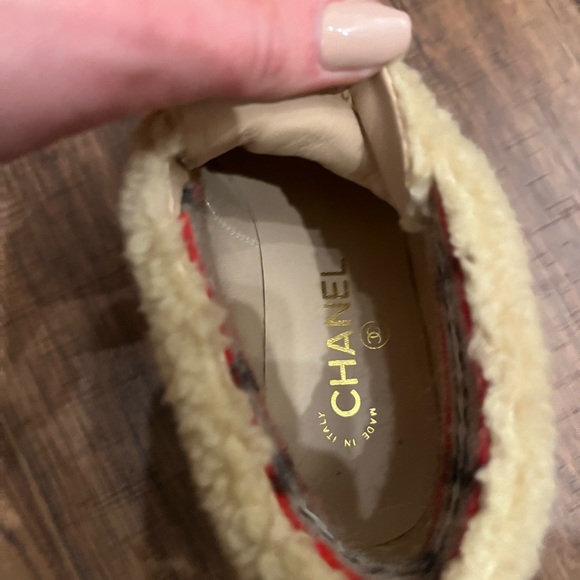 CHANEL Booties with Sheepskin 37.5 - Picture 6 of 8